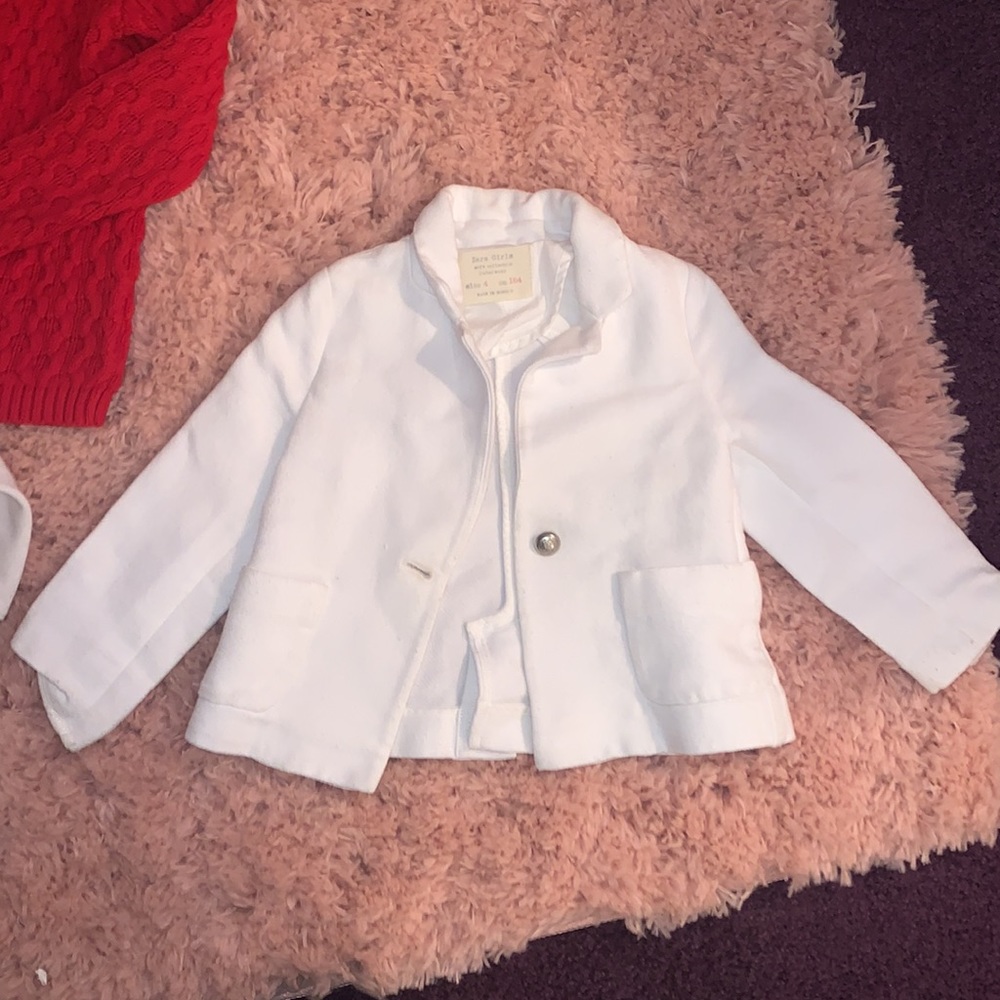 Girls seasonal winter clothes bundle 5t like new. - Picture 4 of 10